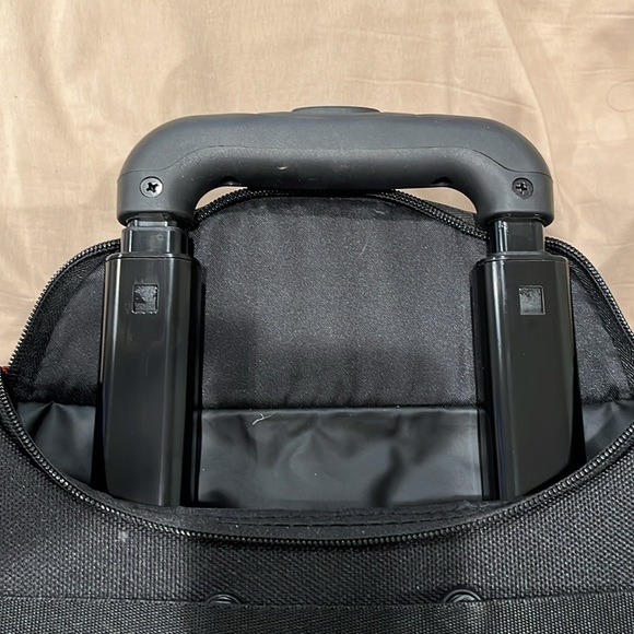 Swiss Gear Granada Laptop Case on wheels fully retractable handle bag strap blk - Picture 6 of 16